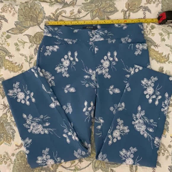 Verve Pull-On Ankle Pants - Picture 2 of 8